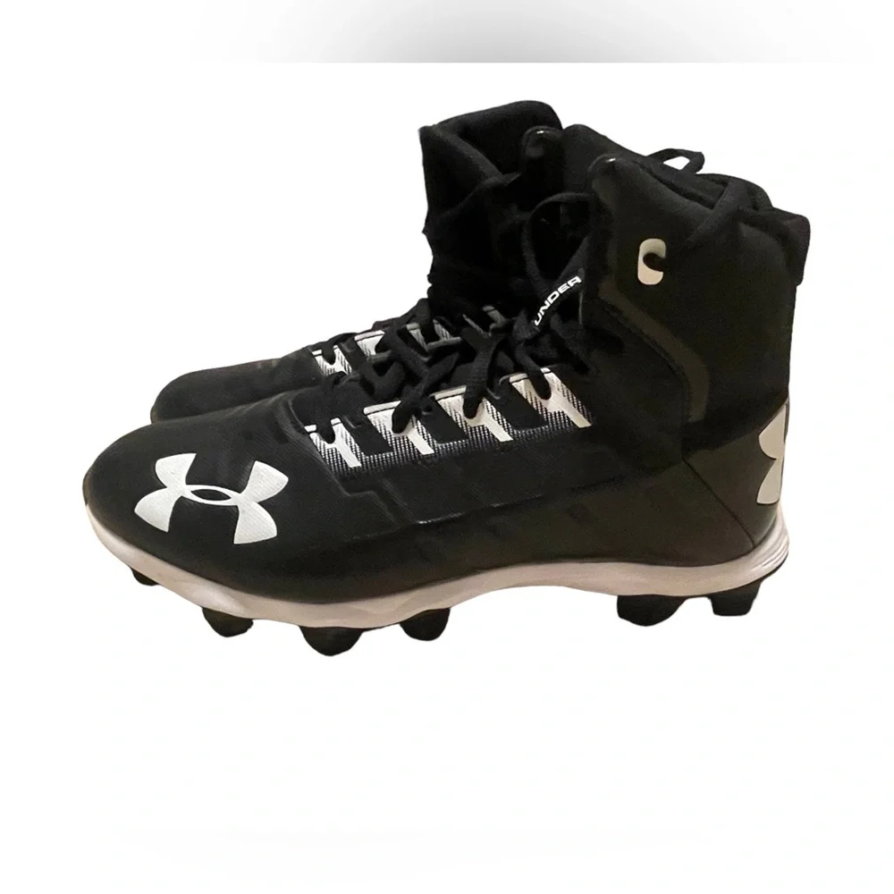 Under Armour Boy’s Youth cleats 5.5 Y